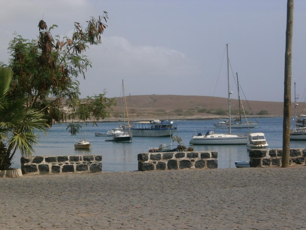 Yacht Club Sal Bed & Breakfast Palmeira Bagian luar foto