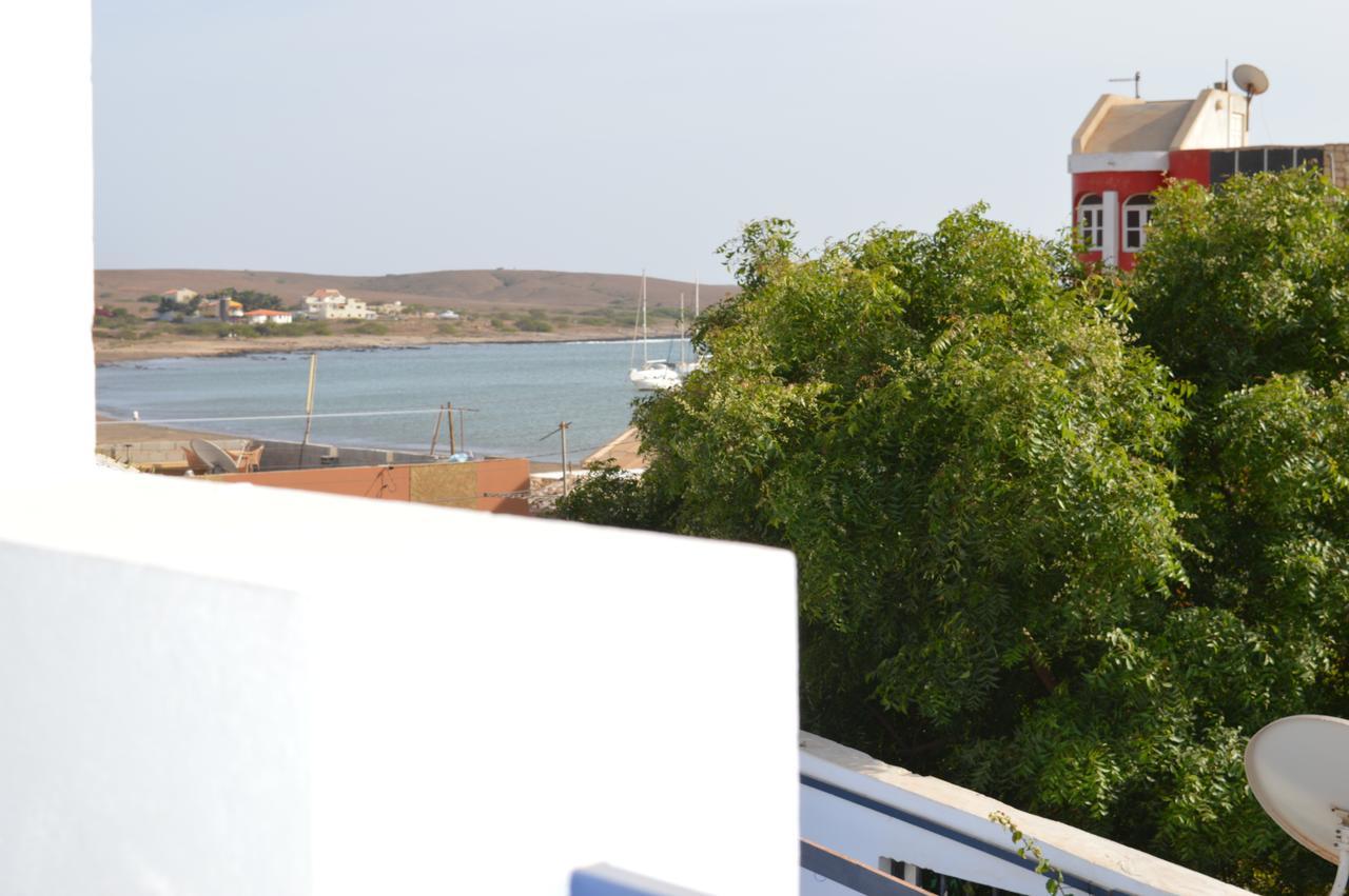 Yacht Club Sal Bed & Breakfast Palmeira Bagian luar foto
