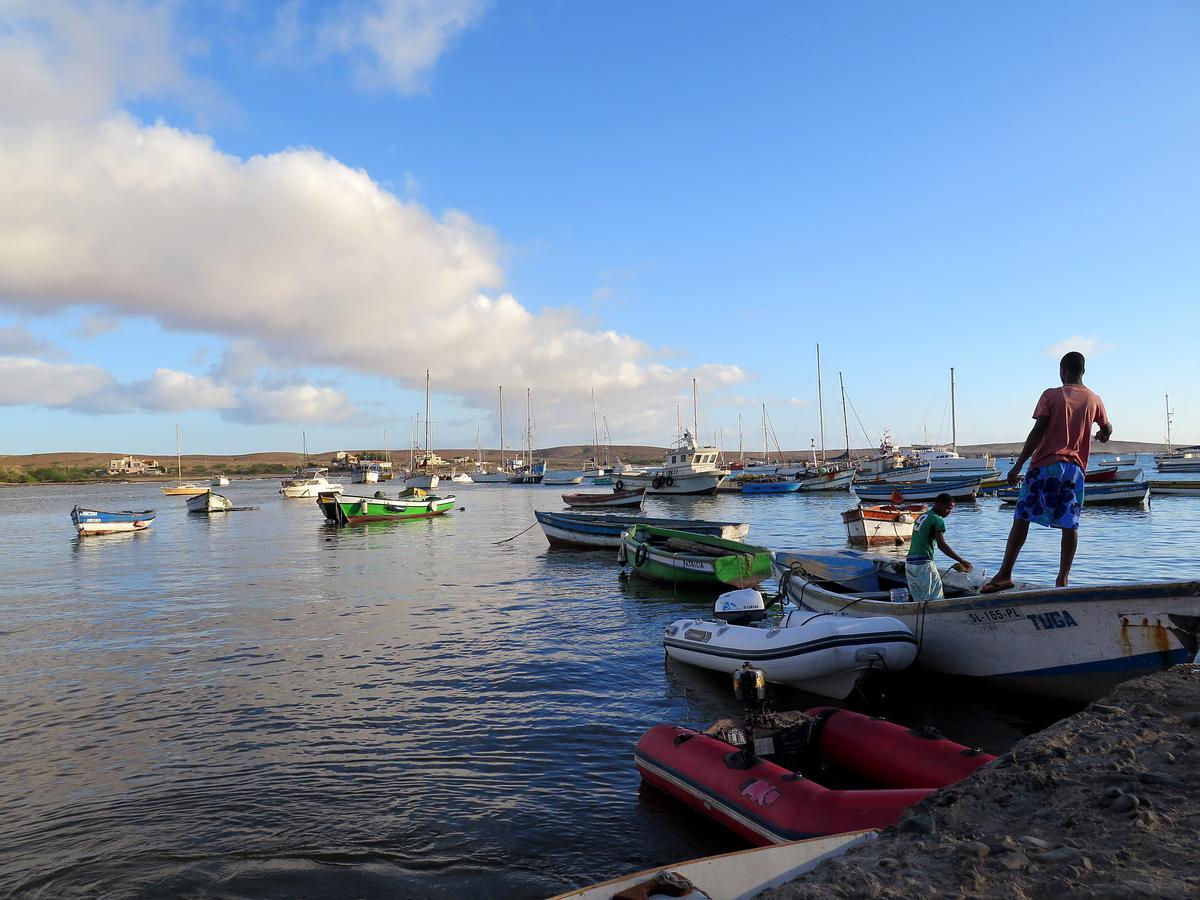 Yacht Club Sal Bed & Breakfast Palmeira Bagian luar foto
